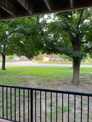 12064 Ina unite 122 Drive, Sterling Heights, MI 48312