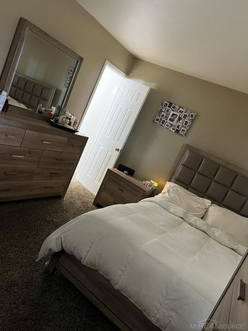 12064 Ina unite 122 Drive, Sterling Heights, MI 48312