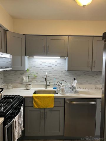 12064 Ina unite 122 Drive, Sterling Heights, MI 48312