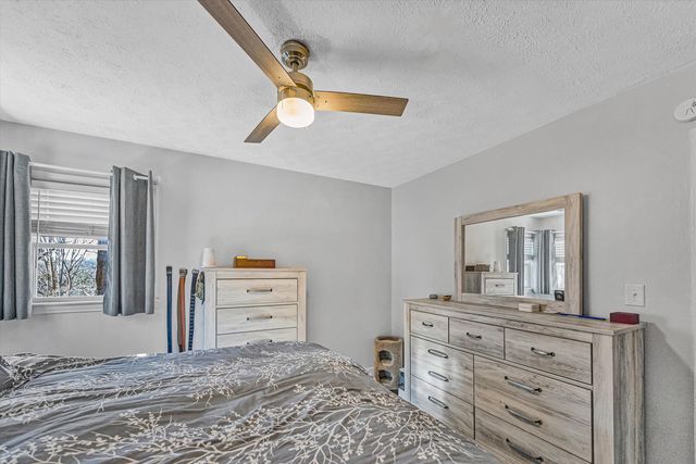 330 OAKLAND DR, Collinsville, VA 24078