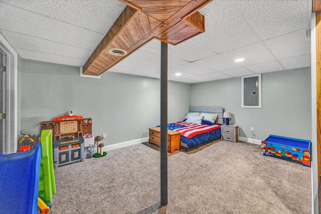 330 OAKLAND DR, Collinsville, VA 24078