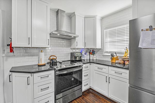 330 OAKLAND DR, Collinsville, VA 24078