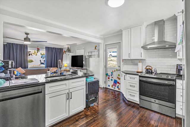 330 OAKLAND DR, Collinsville, VA 24078