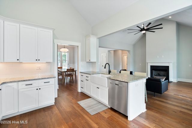378 Autumn Pheasant Loop NW, Calabash, NC 28467