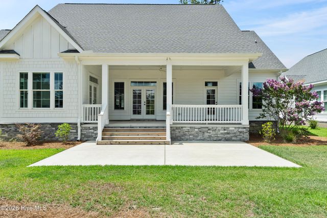 378 Autumn Pheasant Loop NW, Calabash, NC 28467
