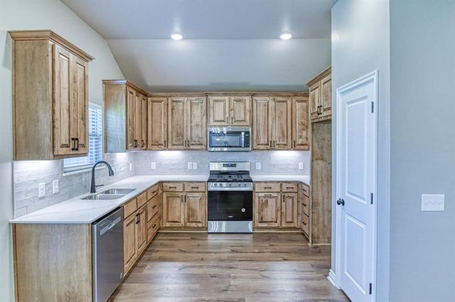 3225 Pagoda Pead Drive, Yukon, OK 73099