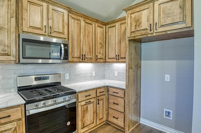 3225 Pagoda Pead Drive, Yukon, OK 73099