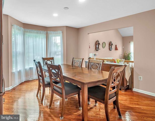 222 IVANHOE DR, Robbinsville, NJ 08691