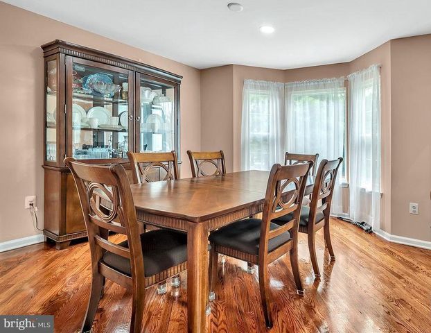 222 IVANHOE DR, Robbinsville, NJ 08691