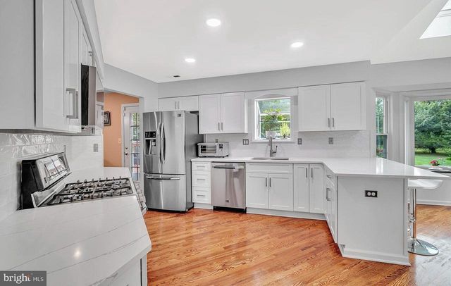 222 IVANHOE DR, Robbinsville, NJ 08691
