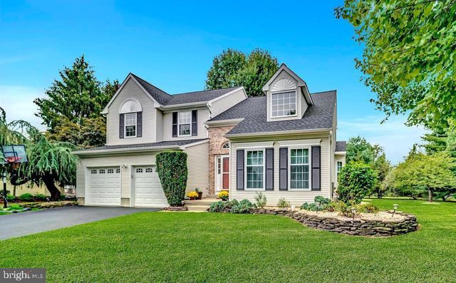 222 IVANHOE DR, Robbinsville, NJ 08691