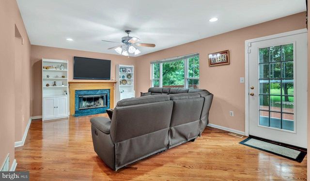 222 IVANHOE DR, Robbinsville, NJ 08691