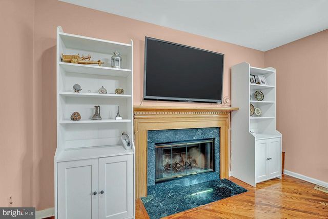 222 IVANHOE DR, Robbinsville, NJ 08691