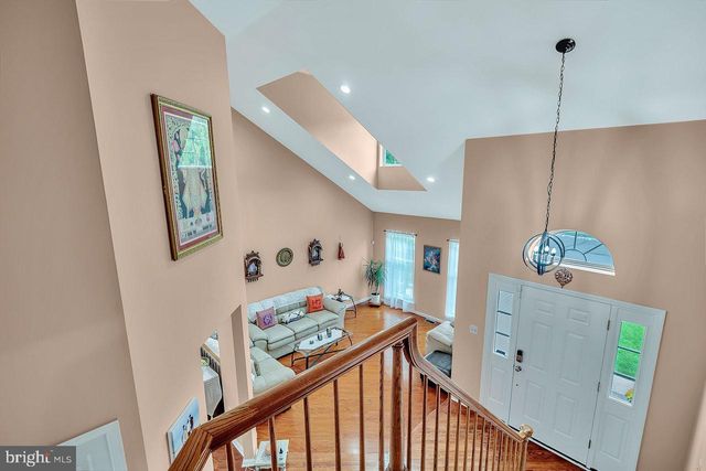 222 IVANHOE DR, Robbinsville, NJ 08691