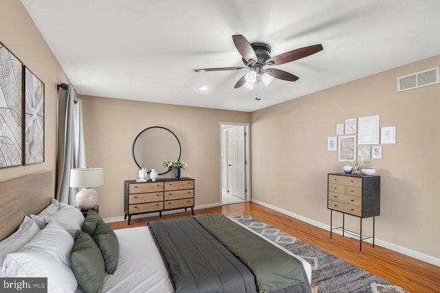 222 IVANHOE DR, Robbinsville, NJ 08691