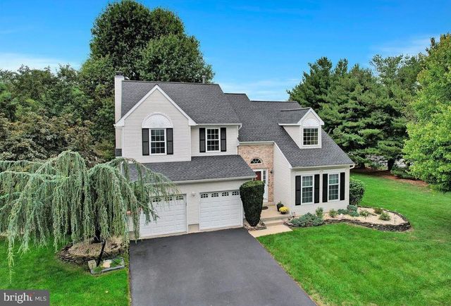 222 IVANHOE DR, Robbinsville, NJ 08691