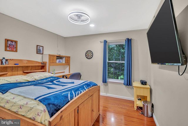 222 IVANHOE DR, Robbinsville, NJ 08691