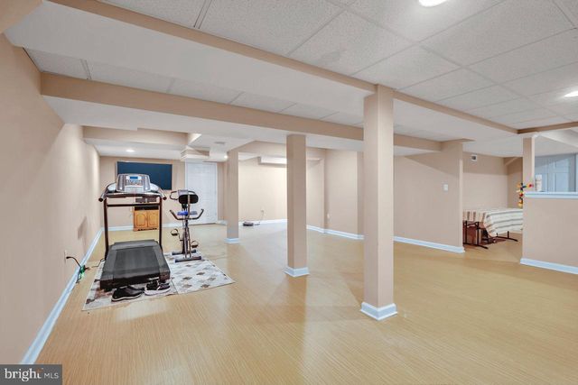 222 IVANHOE DR, Robbinsville, NJ 08691