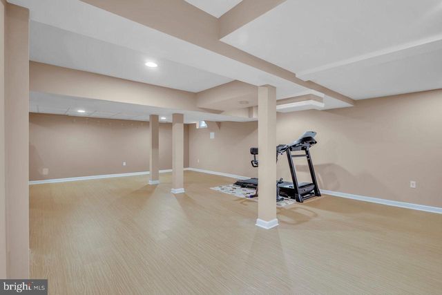 222 IVANHOE DR, Robbinsville, NJ 08691
