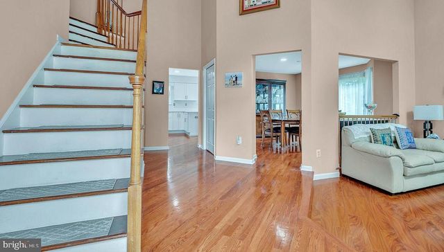 222 IVANHOE DR, Robbinsville, NJ 08691