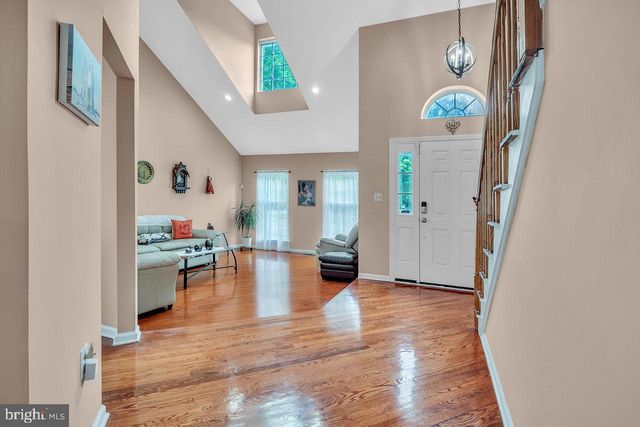 222 IVANHOE DR, Robbinsville, NJ 08691