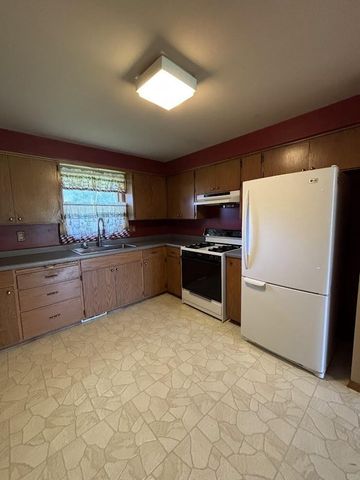 4302 E Parke Ridge LANE, Sheboygan, WI 53083