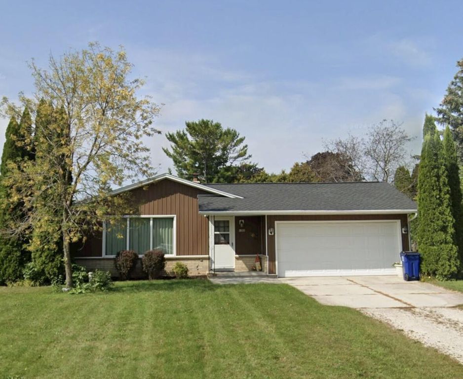 4302 E Parke Ridge LANE, Sheboygan, WI 53083