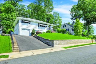 37 Hilltop Ter, Bloomingdale Boro, NJ 07403