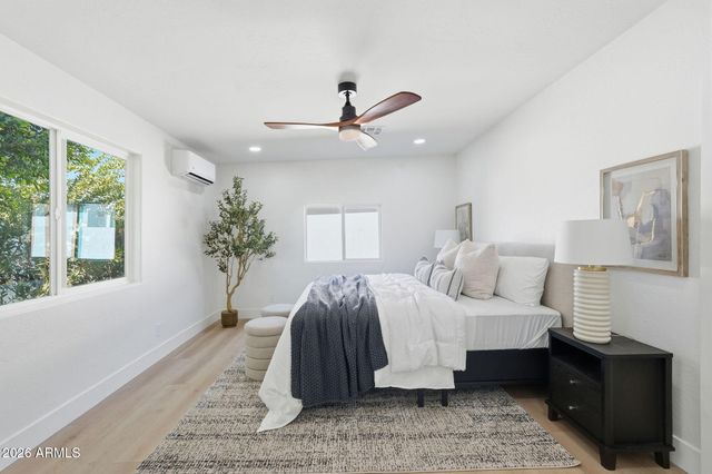 933 E CAVALIER Drive, Phoenix, AZ 85014