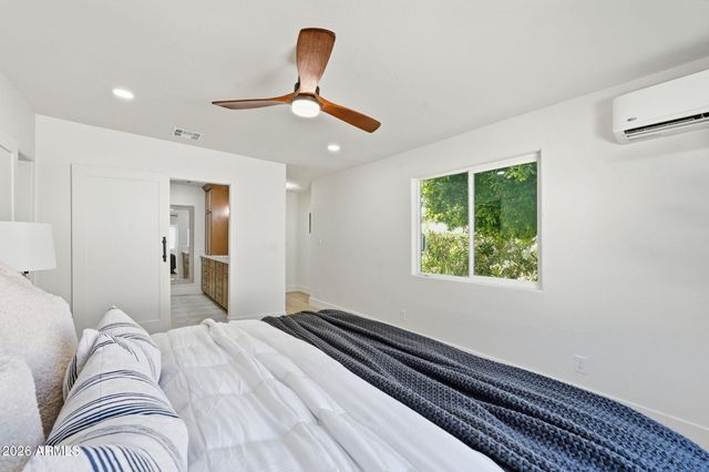 933 E CAVALIER Drive, Phoenix, AZ 85014