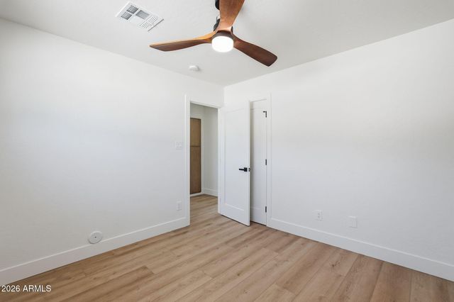 933 E CAVALIER Drive, Phoenix, AZ 85014