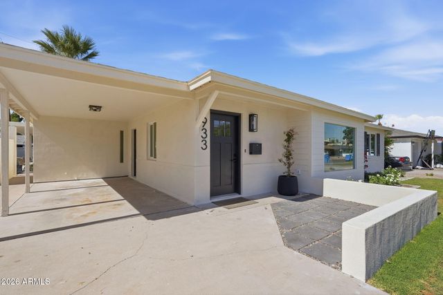 933 E CAVALIER Drive, Phoenix, AZ 85014