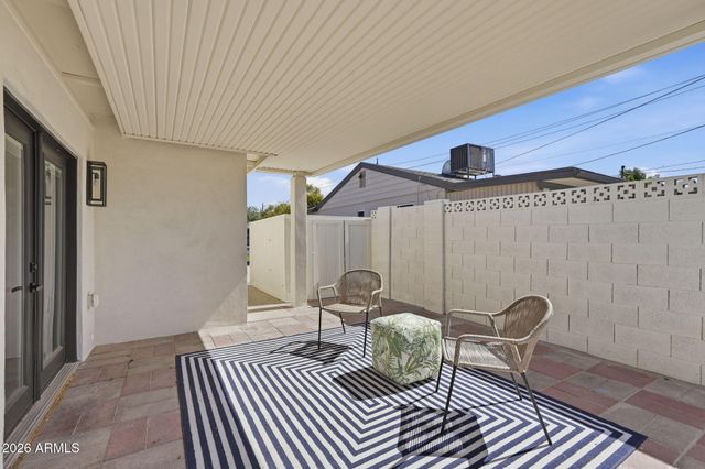 933 E CAVALIER Drive, Phoenix, AZ 85014