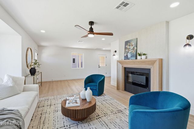 933 E CAVALIER Drive, Phoenix, AZ 85014