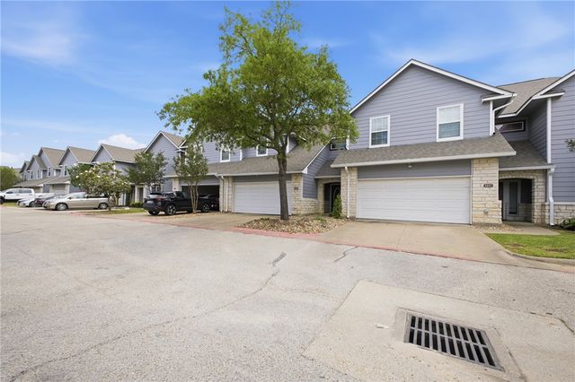 1215 Canyon Creek Circle, College Station, TX 77840