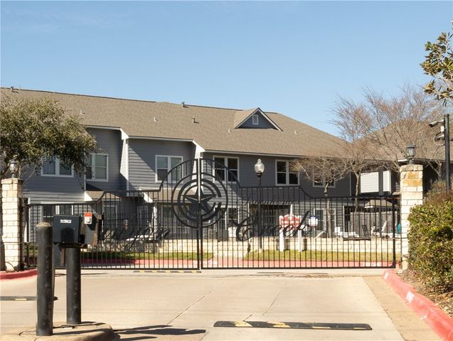 1215 Canyon Creek Circle, College Station, TX 77840