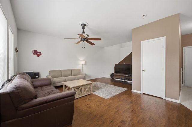 1215 Canyon Creek Circle, College Station, TX 77840