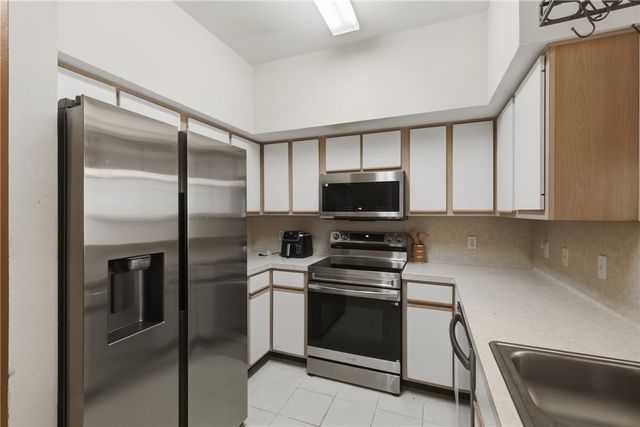 1215 Canyon Creek Circle, College Station, TX 77840