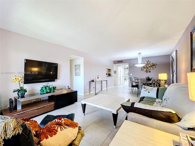 15451 Pembridge Dr 214, Delray Beach, FL 33484