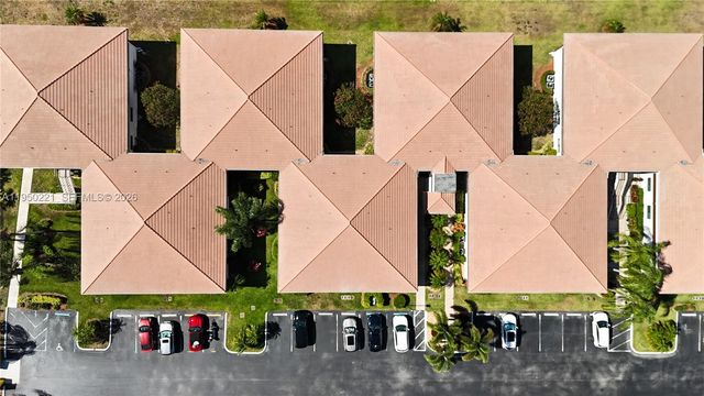 15451 Pembridge Dr 214, Delray Beach, FL 33484