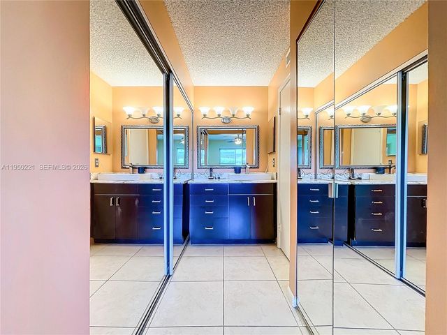 15451 Pembridge Dr 214, Delray Beach, FL 33484