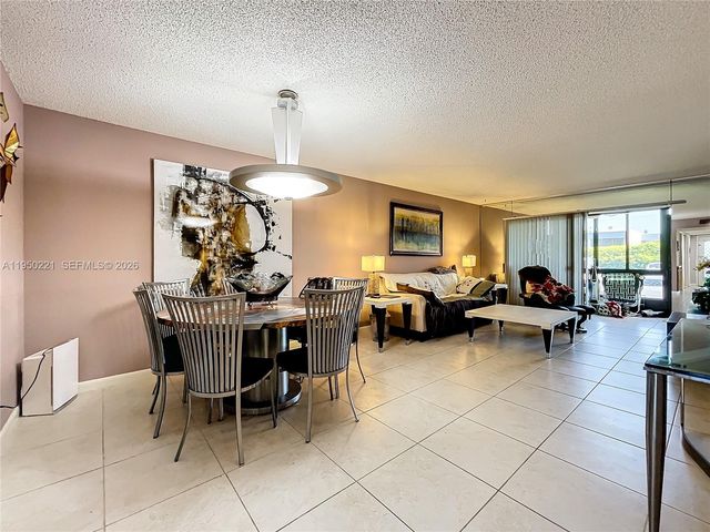 15451 Pembridge Dr 214, Delray Beach, FL 33484