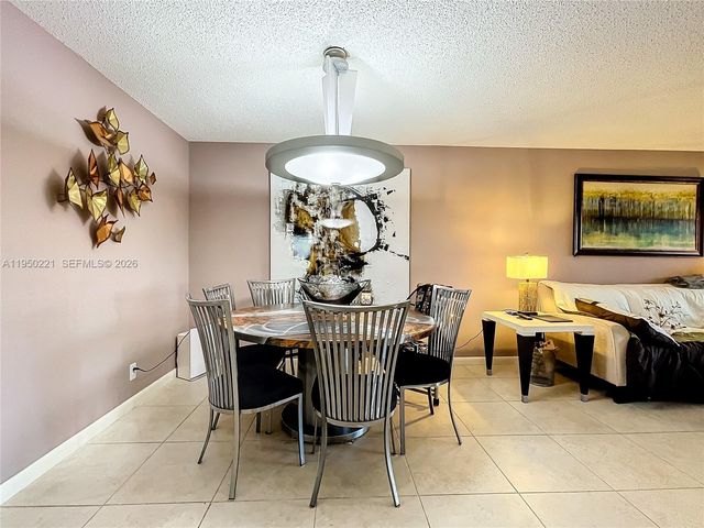 15451 Pembridge Dr 214, Delray Beach, FL 33484