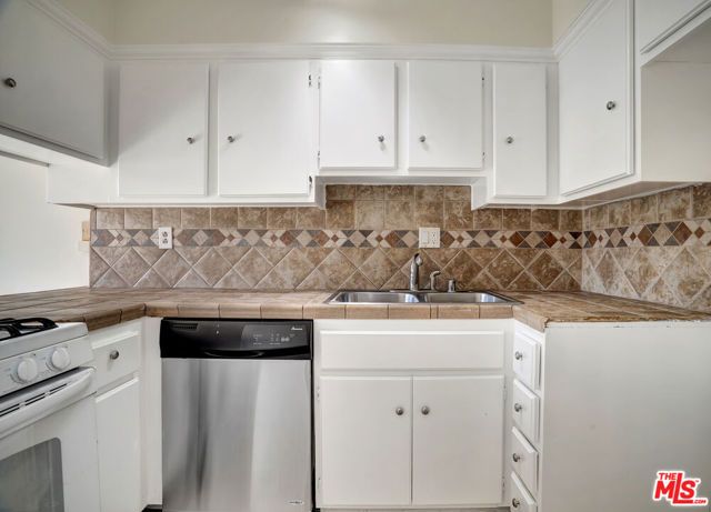 10065 De Soto Avenue 304, Chatsworth (los Angeles), CA 91311