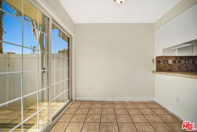 10065 De Soto Avenue 304, Chatsworth (los Angeles), CA 91311