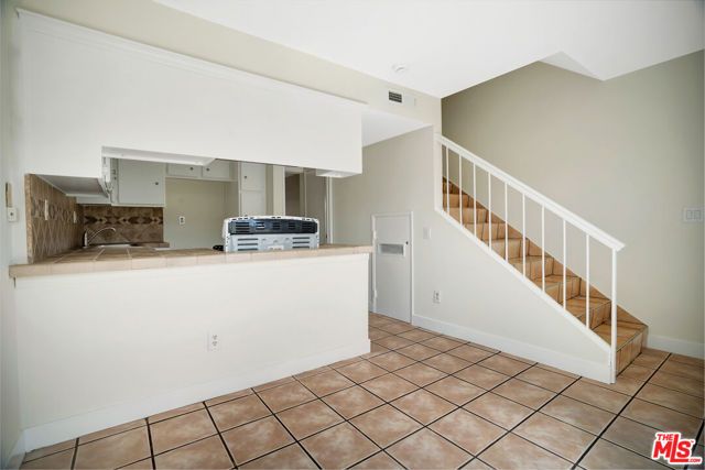 10065 De Soto Avenue 304, Chatsworth (los Angeles), CA 91311