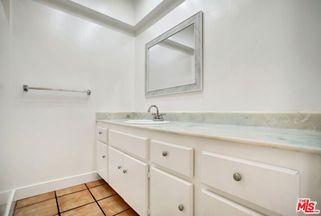 10065 De Soto Avenue 304, Chatsworth (los Angeles), CA 91311