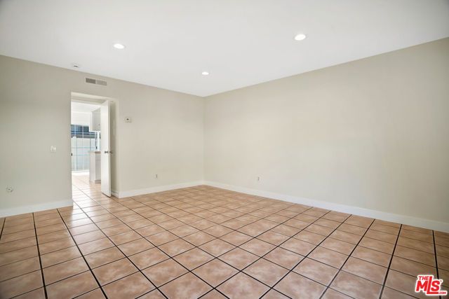 10065 De Soto Avenue 304, Chatsworth (los Angeles), CA 91311