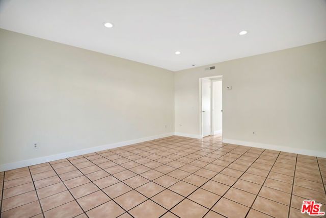 10065 De Soto Avenue 304, Chatsworth (los Angeles), CA 91311