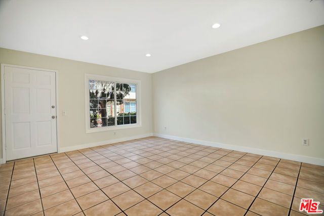 10065 De Soto Avenue 304, Chatsworth (los Angeles), CA 91311